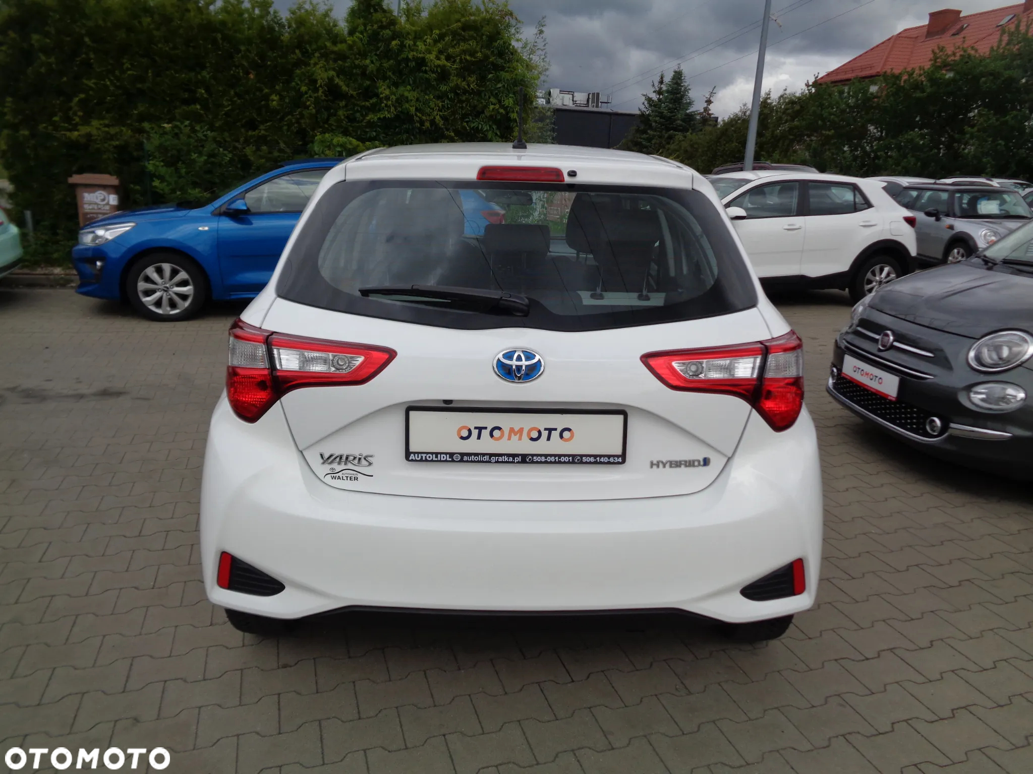 Toyota Yaris Hybrid 100 Premium - 6
