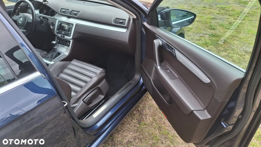 Volkswagen Passat 1.6 TDI Comfortline - 17