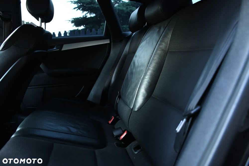 Audi A3 Sportback 2.0 TFSI quattro Ambiente - 8