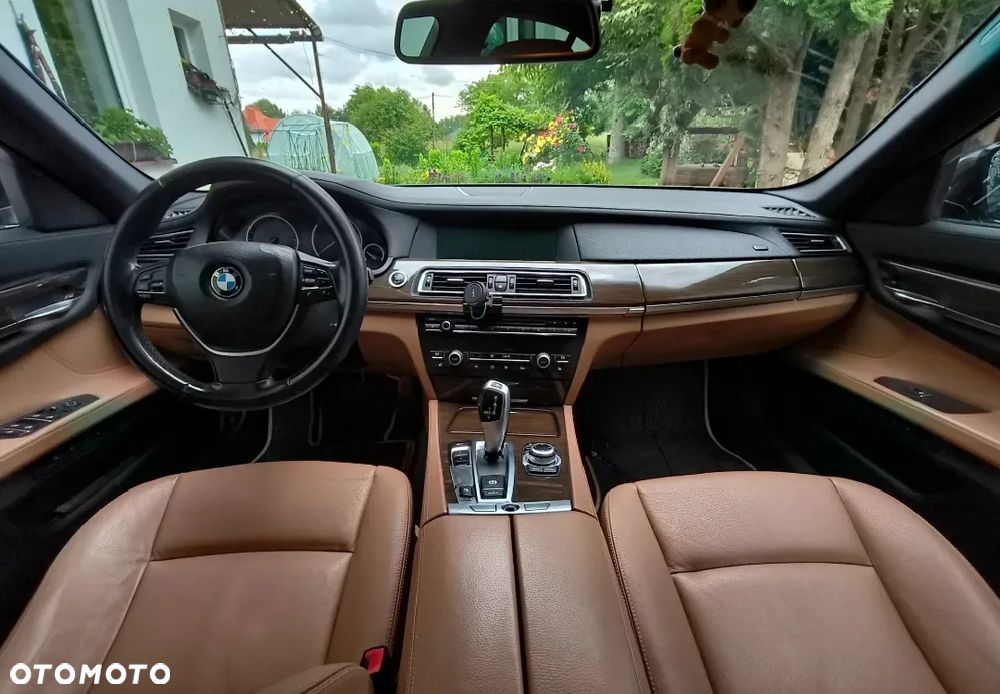 BMW Seria 7 740d - 11
