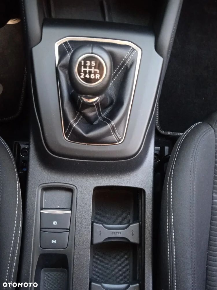 Ford Focus 1.0 EcoBoost Titanium X - 28