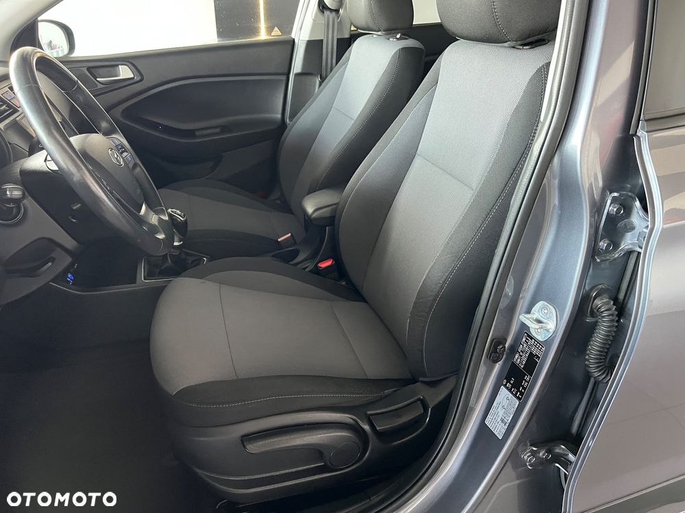 Hyundai i20 - 12
