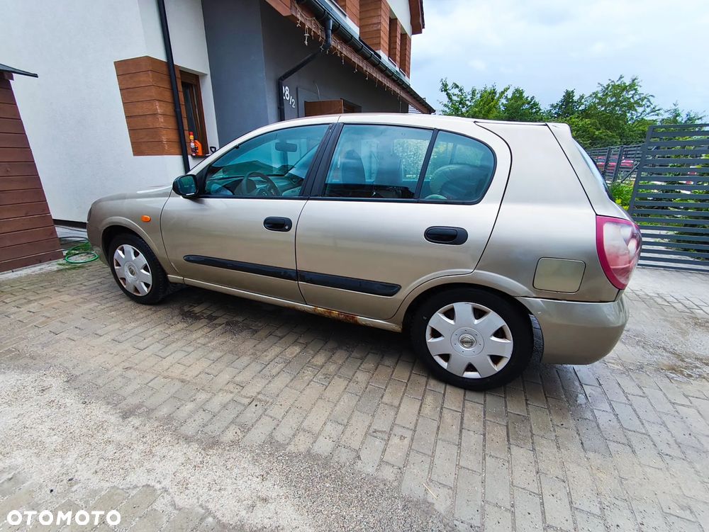 Nissan Almera - 4