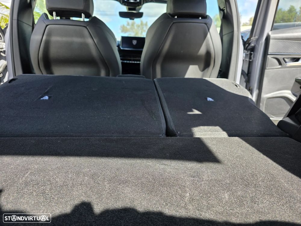 Peugeot 2008 PureTech 130 EAT8 GT - 11