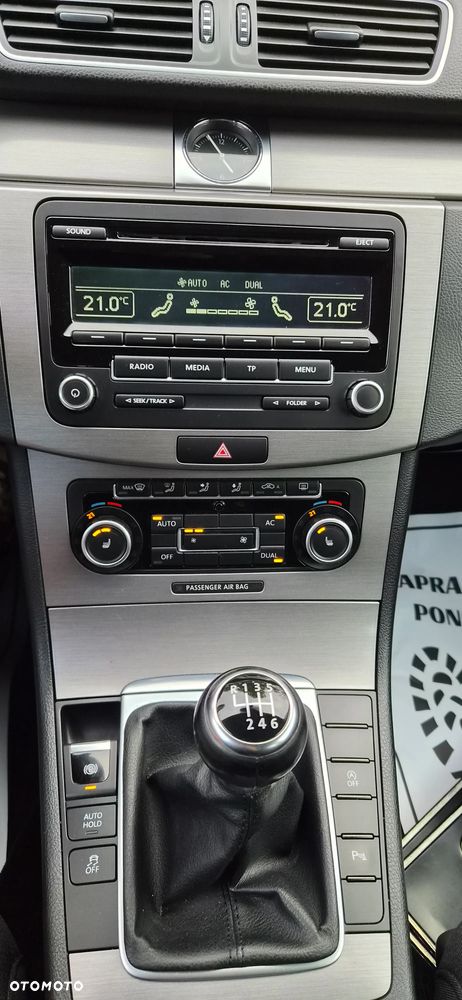 Volkswagen Passat Variant 1.6 TDI DPF BlueMot Comfortline - 39