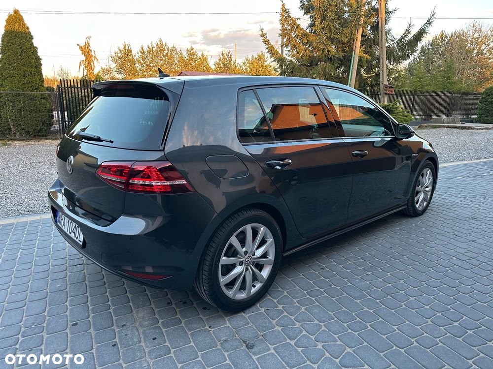 Volkswagen Golf - 4