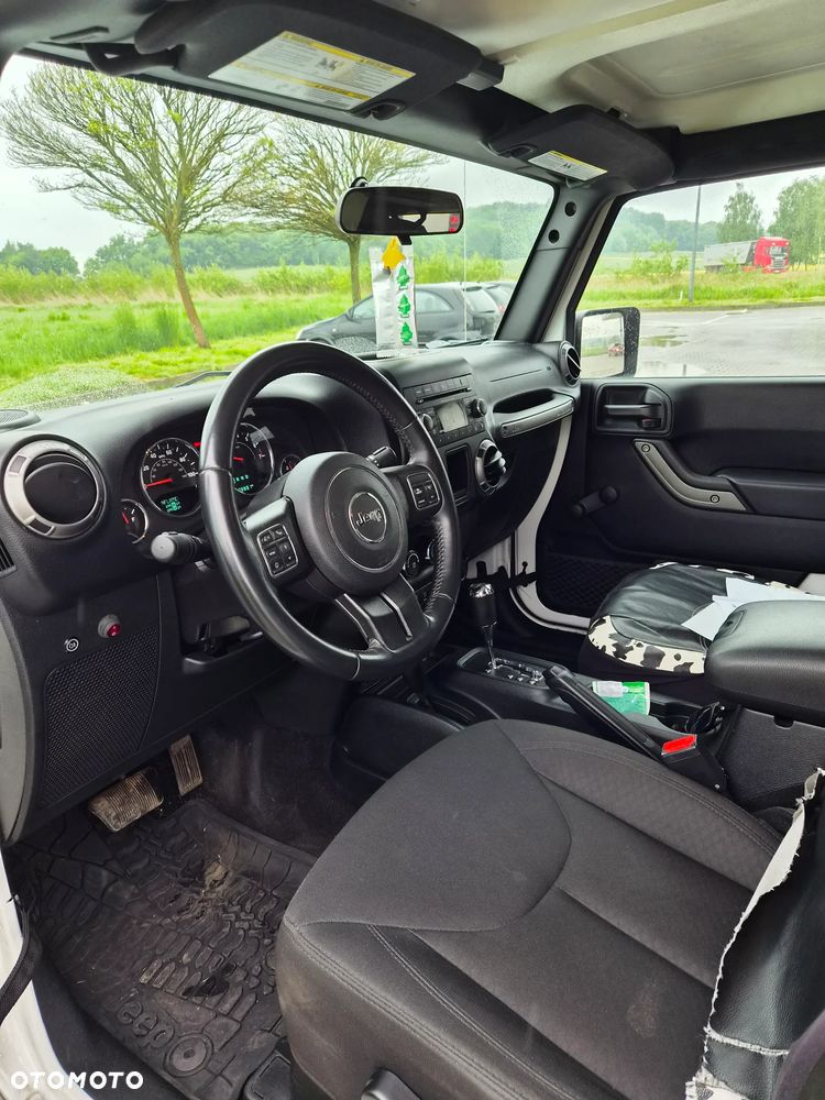 Jeep Wrangler - 10