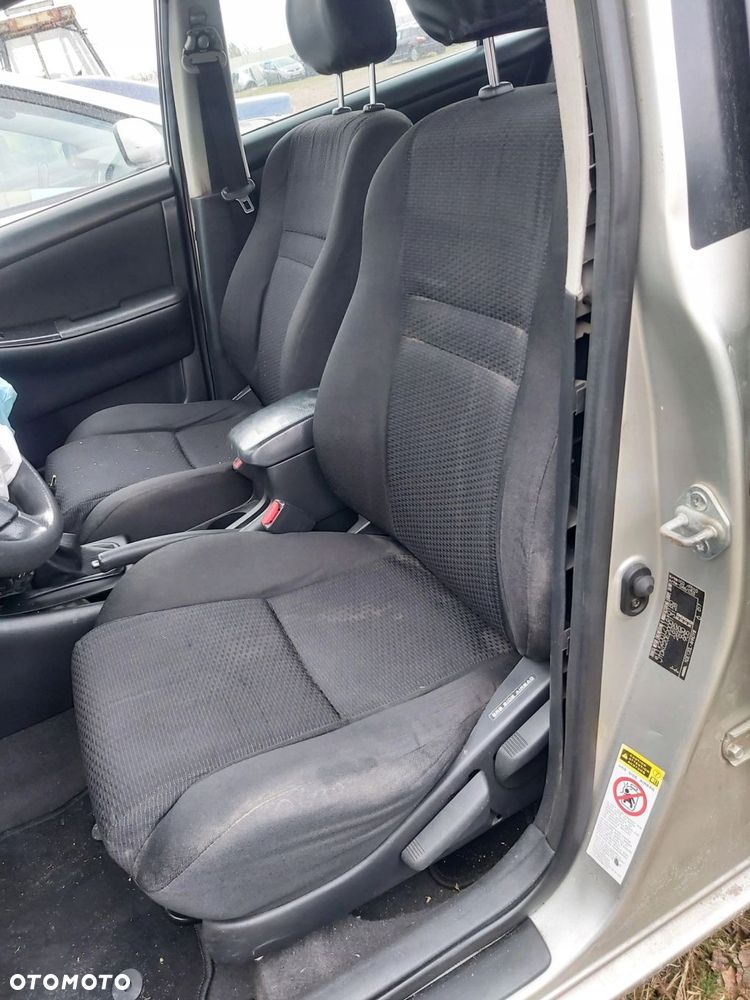 Toyota Corolla E12 fotel lewy przód 5D - 7