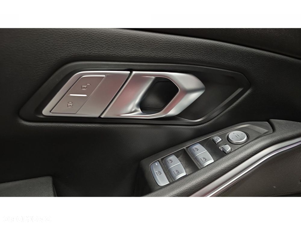 BMW Seria 3 - 30