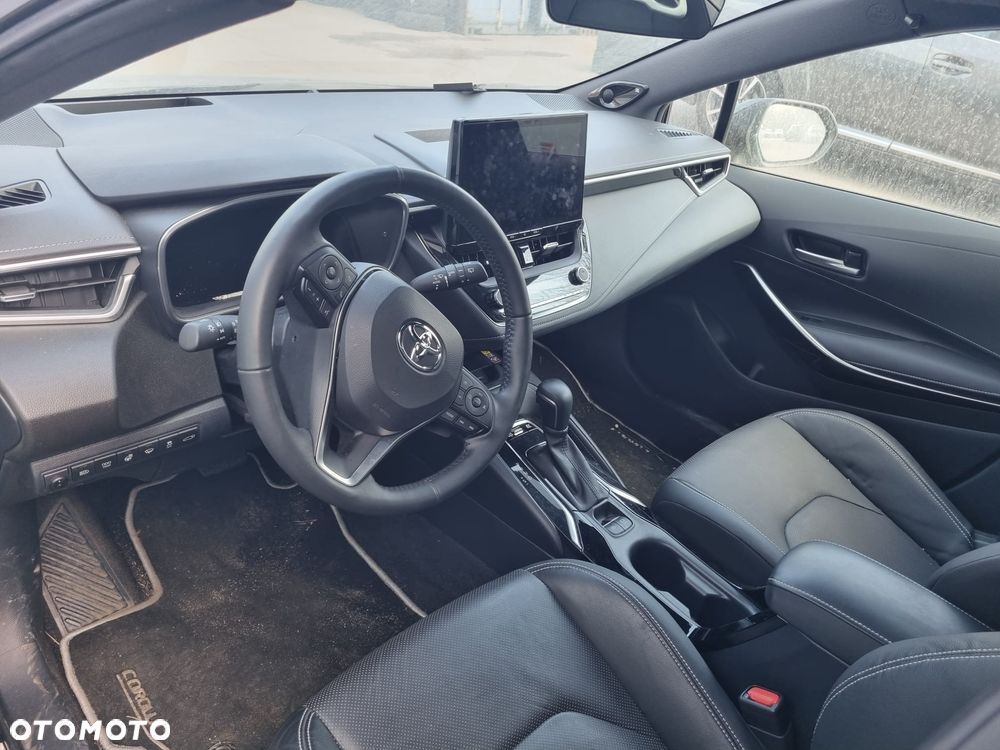 Toyota Corolla 2.0 Hybrid Executive - 16