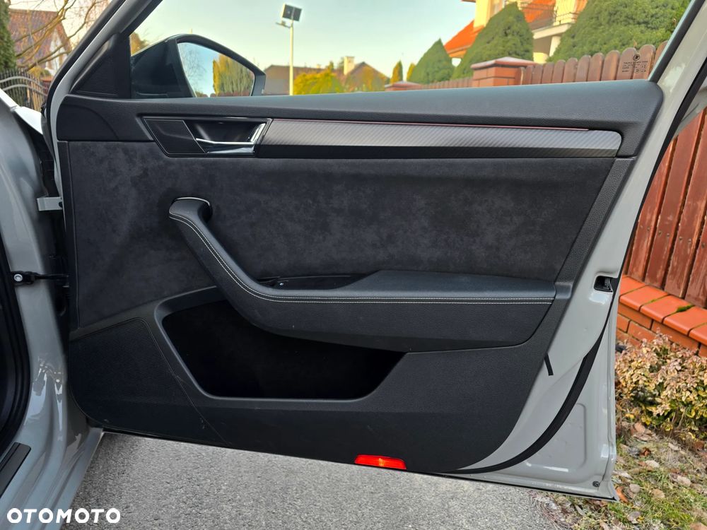 Skoda Superb 2.0 TDI SCR 4x4 Sportline DSG - 25