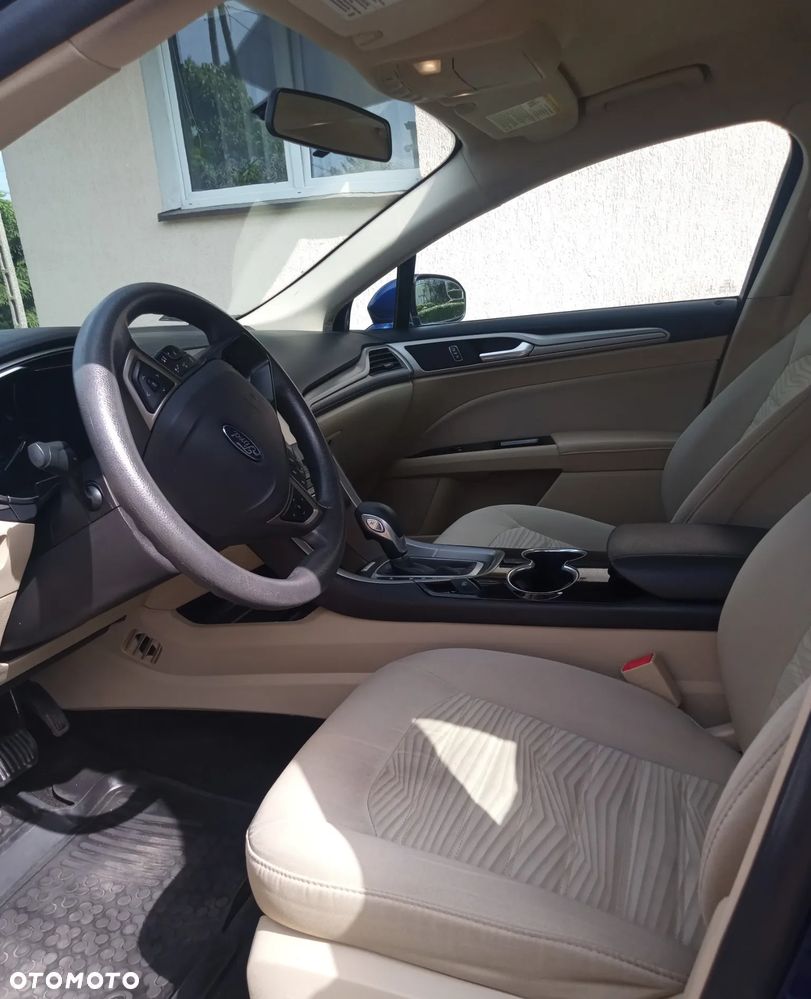 Ford Fusion - 7