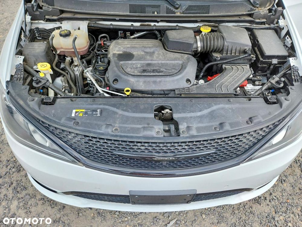 Chrysler Pacifica - 11