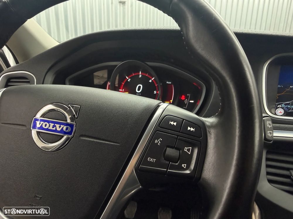 Volvo V40 Cross Country 2.0 D3 Momentum - 21