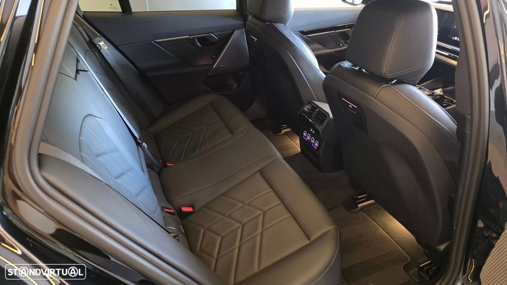 BMW 530 e Pack Desportivo M Pro - 52