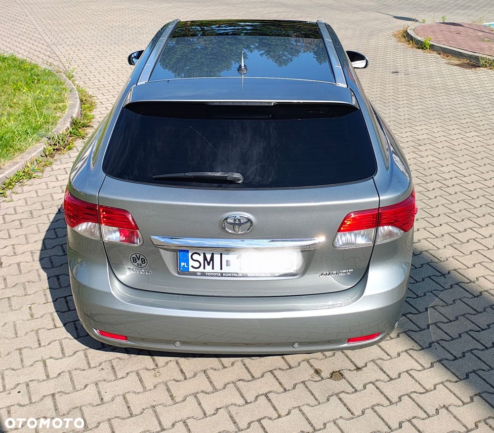 Toyota Avensis - 8
