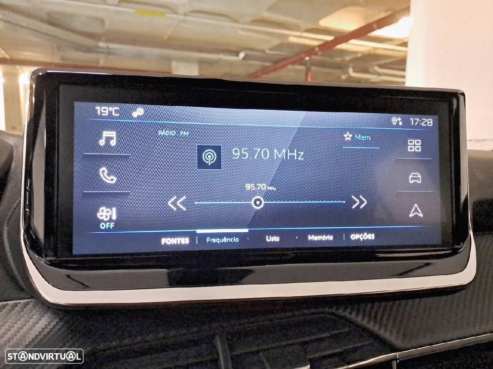 Peugeot 2008 1.2 PureTech Style - 19