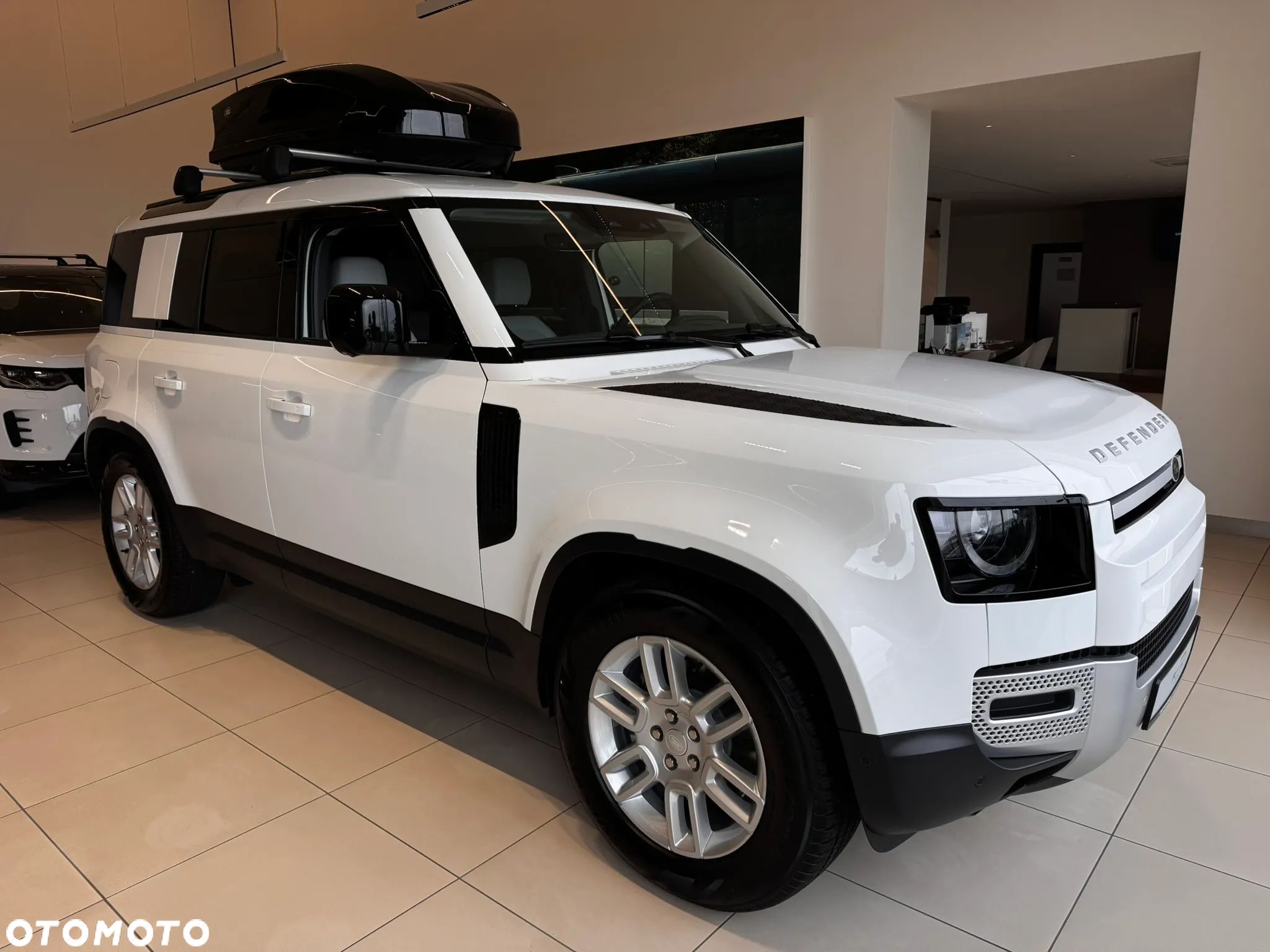 Land Rover Defender 110 2.0 D240 S - 1
