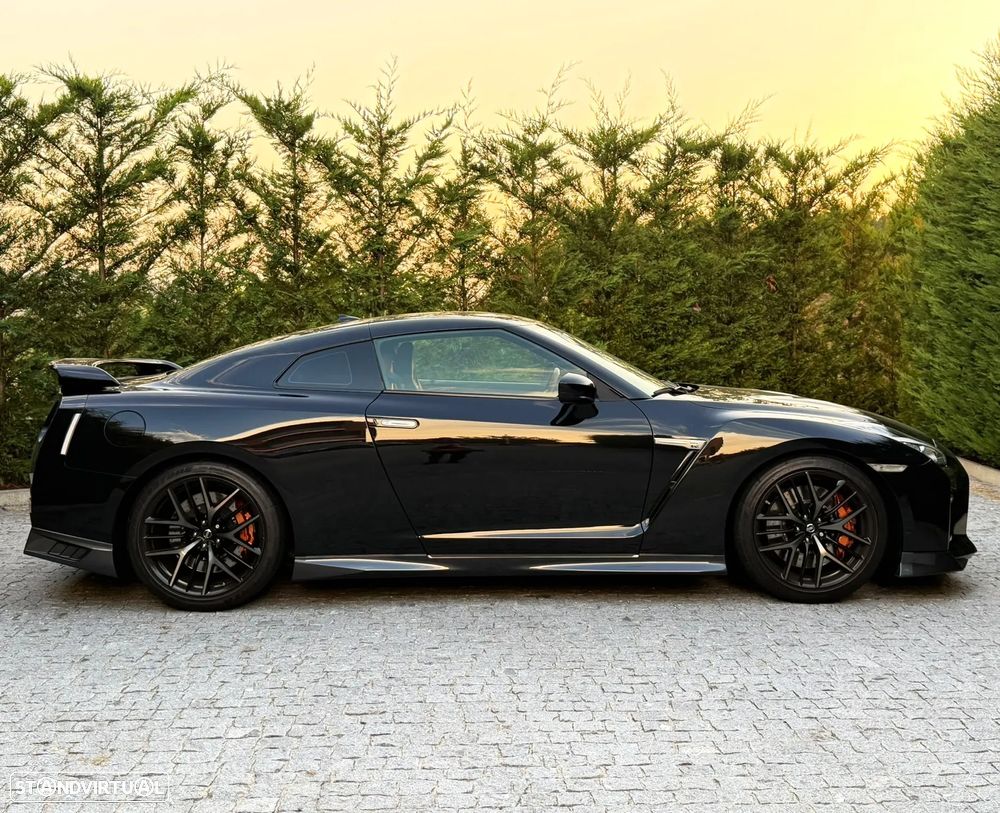 Nissan GT-R Prestige Edition - 3