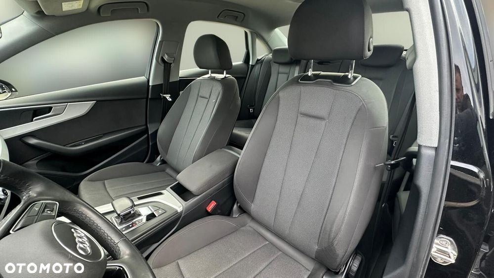Audi A4 Limousine - 11