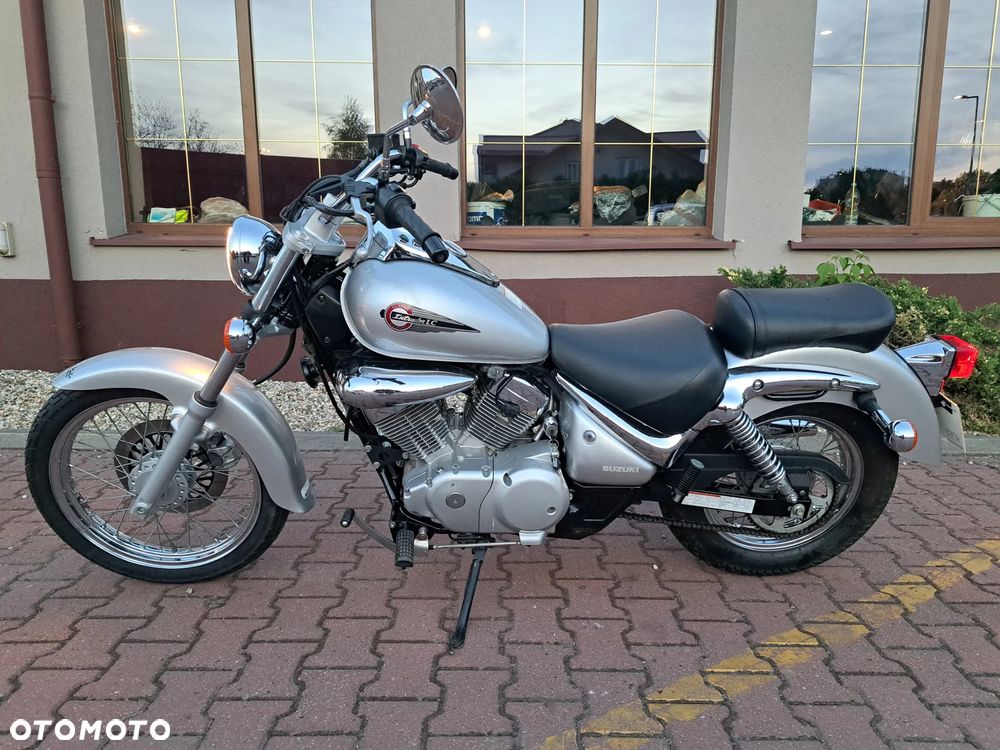 Suzuki Intruder - 16