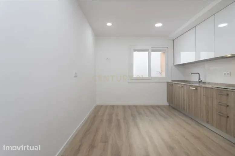 APARTAMENTO T1 RENOVADO - Grande imagem: 2/19