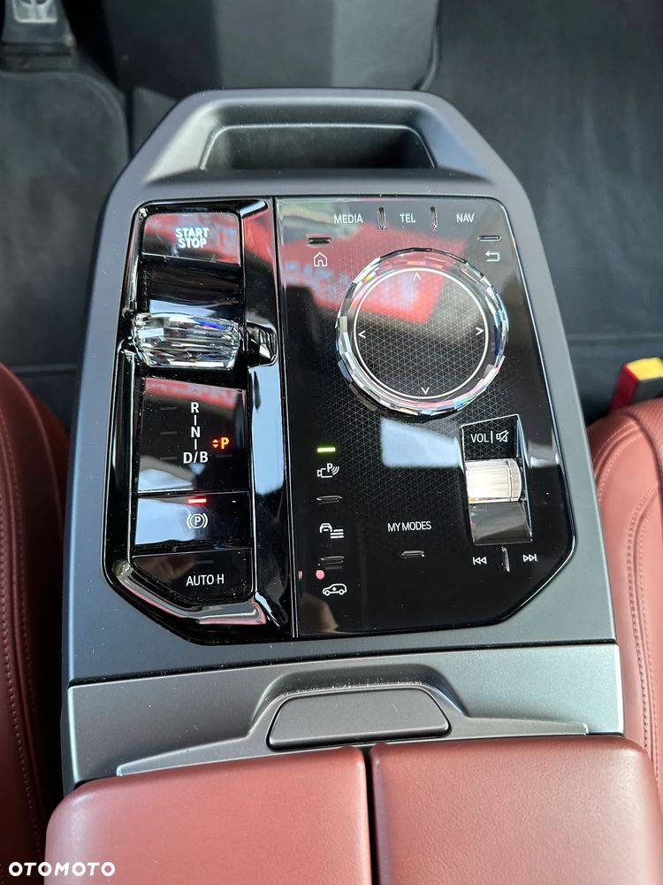 BMW iX - 20
