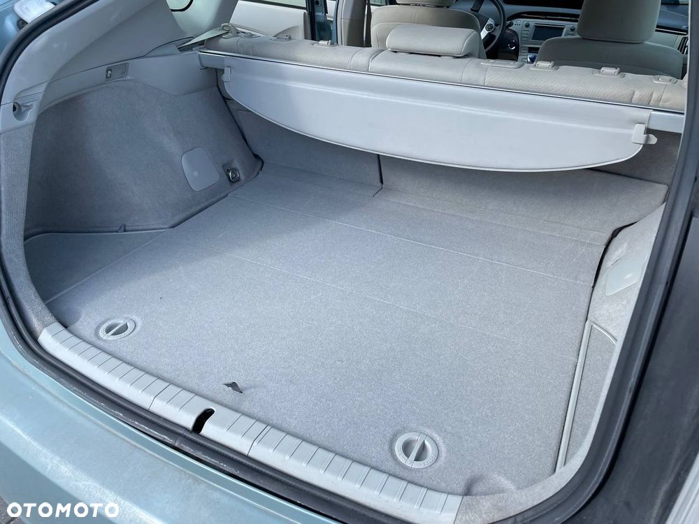 Toyota Prius (Hybrid) Comfort - 14