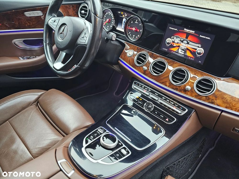 Mercedes-Benz Klasa E 220 d 9G-TRONIC Exclusive - 24