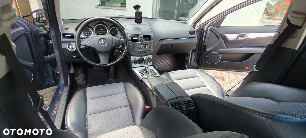 Mercedes-Benz Klasa C 250 CGI BlueEff Avantgarde - 20