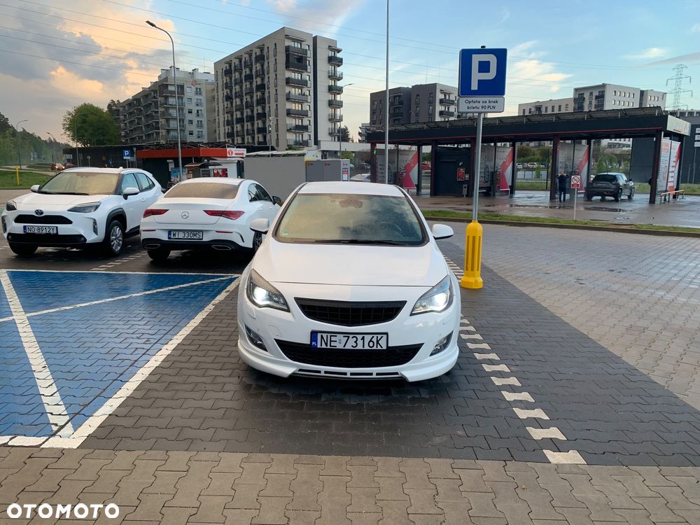 Opel Astra 1.6 Turbo - 2