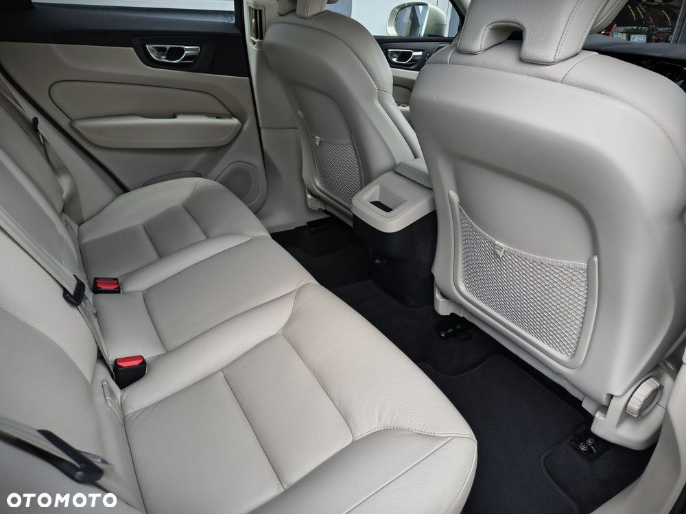 Volvo XC 60 - 25