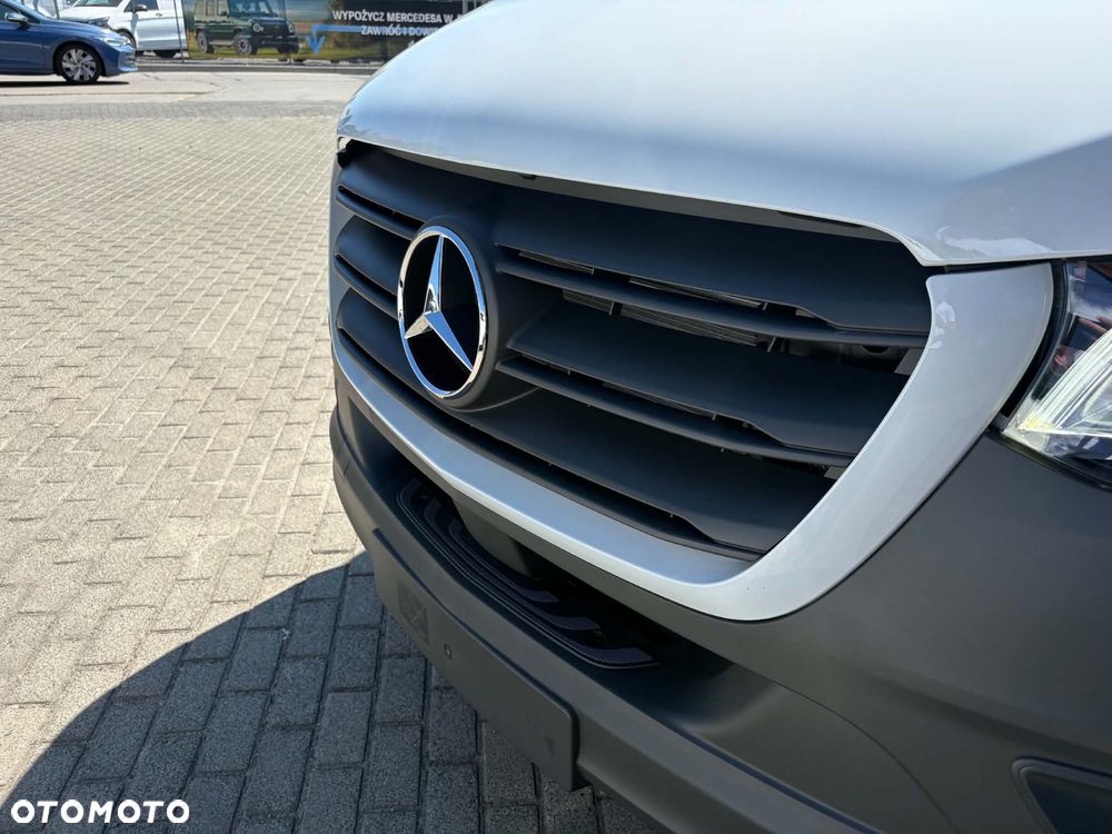 Mercedes-Benz Sprinter - 15