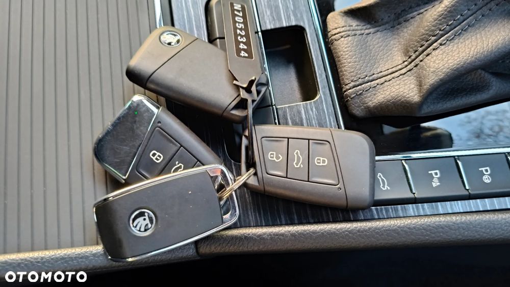 Skoda Superb 2.0 TDI Style DSG - 32