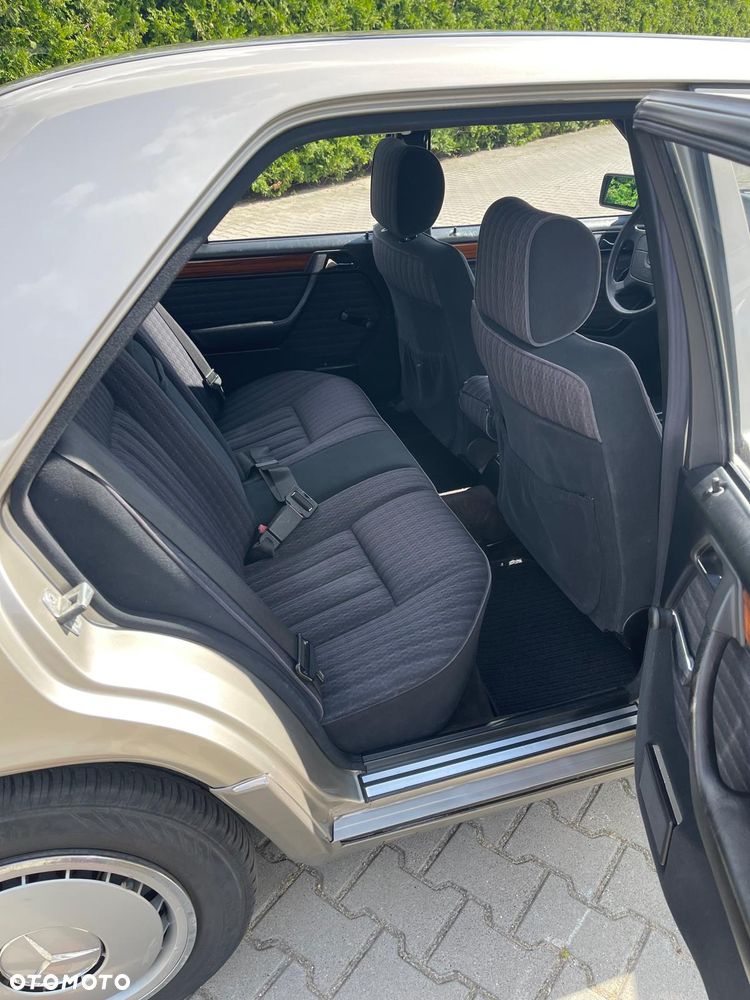 Mercedes-Benz W124 (1984-1993) - 31