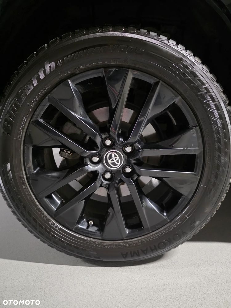Toyota RAV4 2.5 Hybrid Black Edition by JBL 4x4 - 12