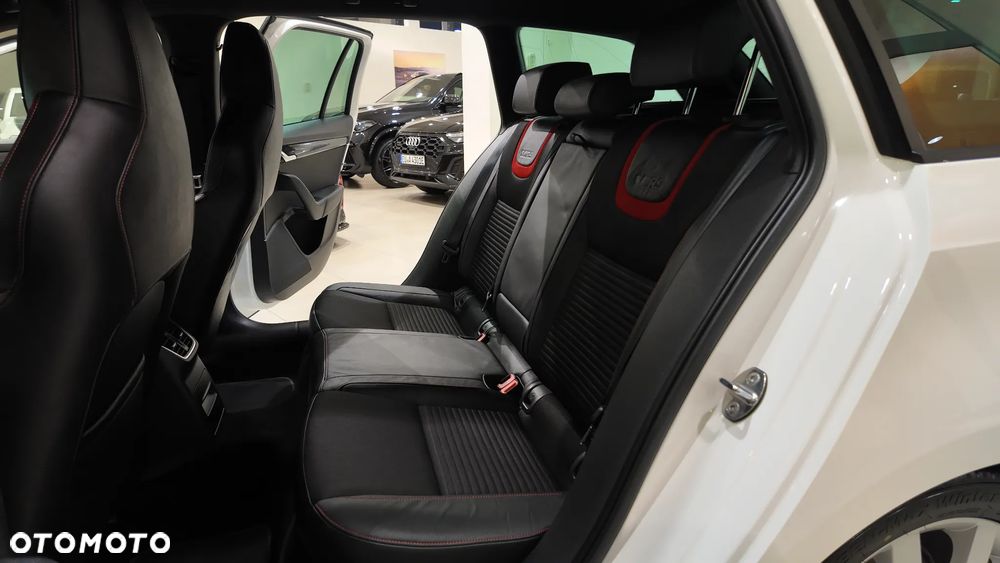 Skoda Octavia 2.0 TDI DSG RS - 34