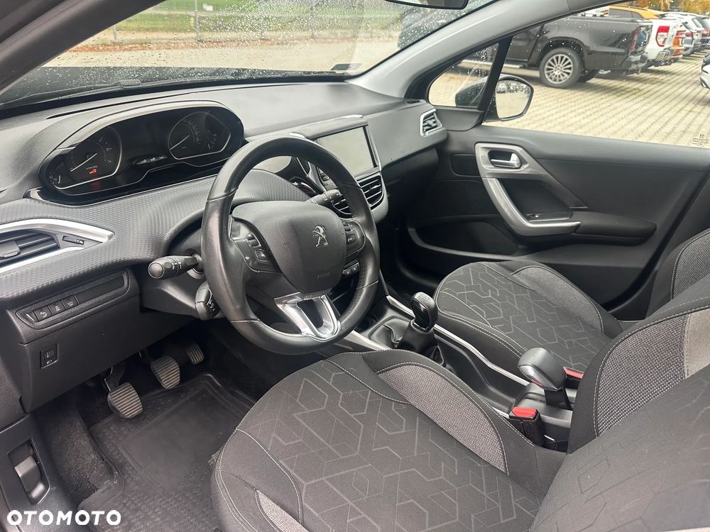 Peugeot 2008 - 10