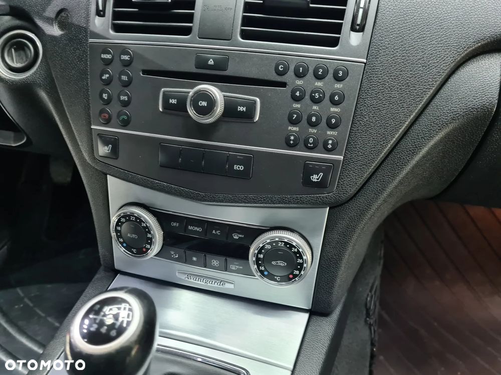 Mercedes-Benz Klasa C 180 BlueEFFICIENCY Avantgarde - 15