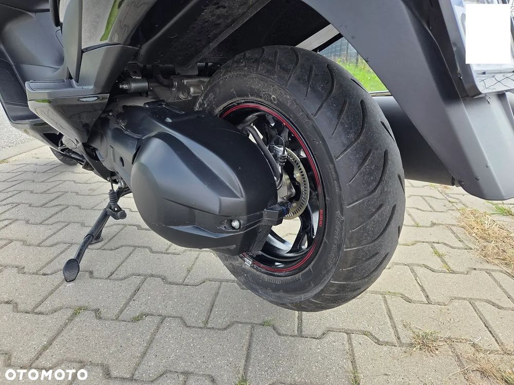 Suzuki Burgman - 12
