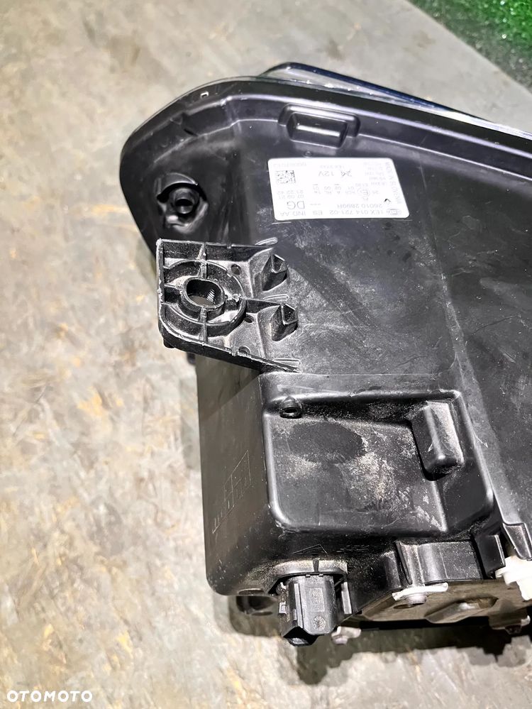 RENAULT TRAFIC III 2-GI LIFT 2021- LAMPA PRAWY PRZÓD PRAWA PRZEDNIA LEKKO USZKODZONA KOMPLETNA 260102899R - 11
