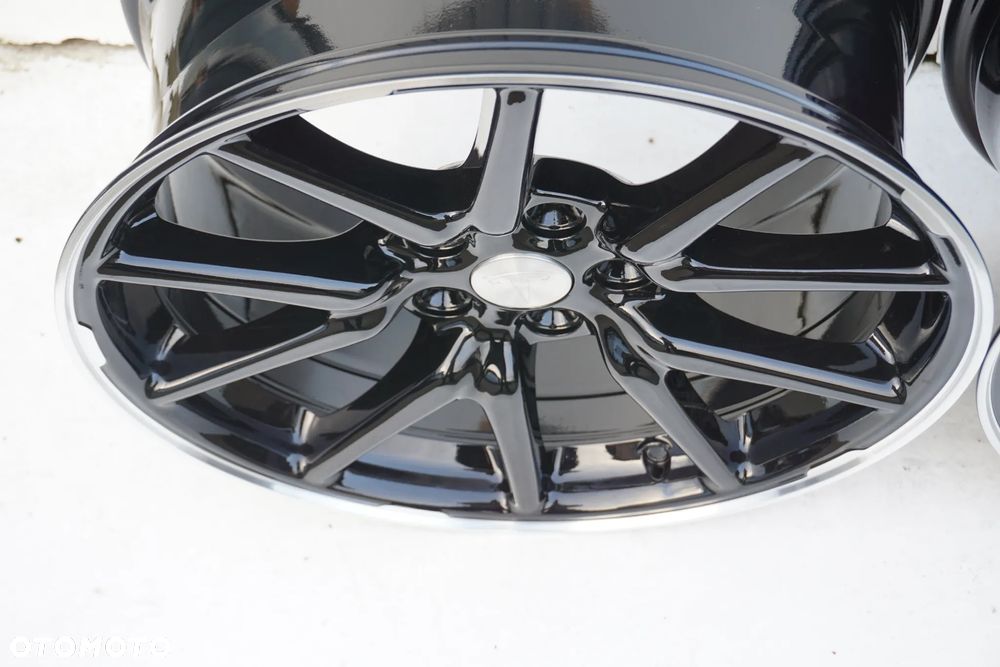 Tesla 5x114,3 18 8,5J et40 stan bdb - 11