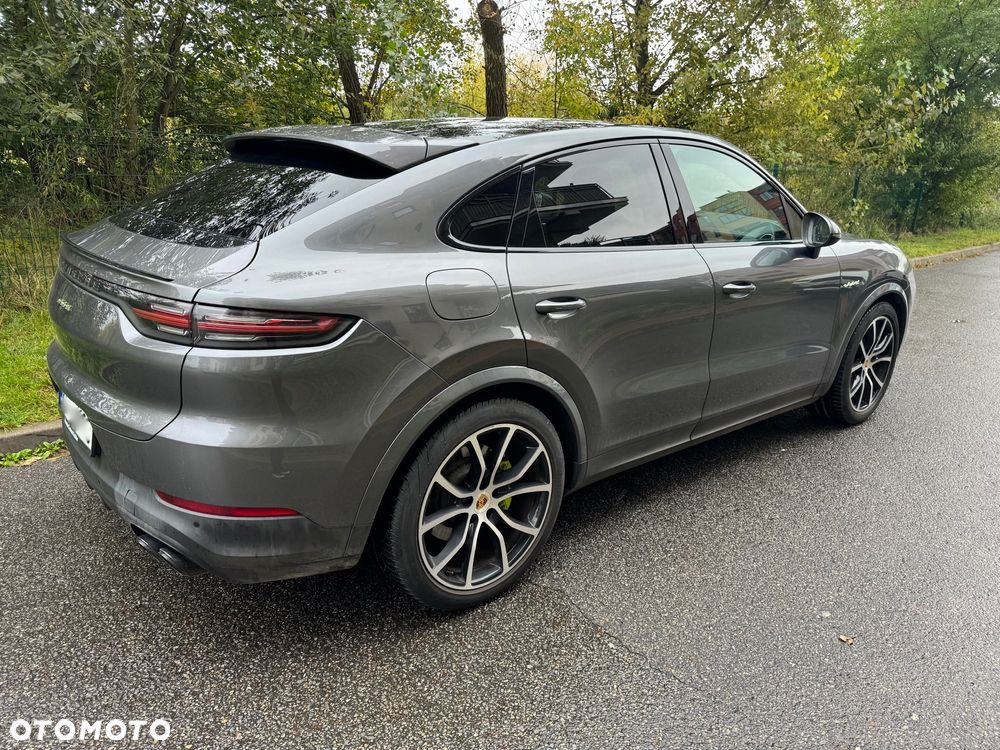 Porsche Cayenne Coupe E-Hybrid - 9