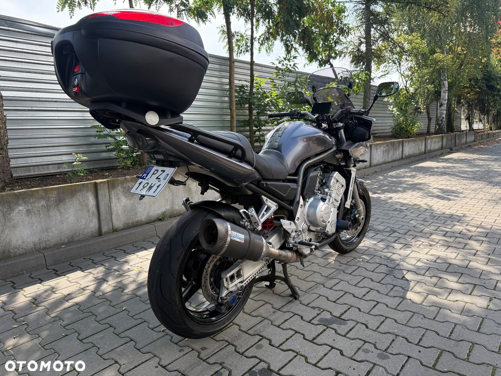 Yamaha FZS - 6