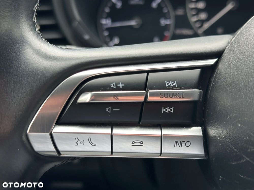 Mazda CX-30 SKYACTIV-D 1.8 - 19