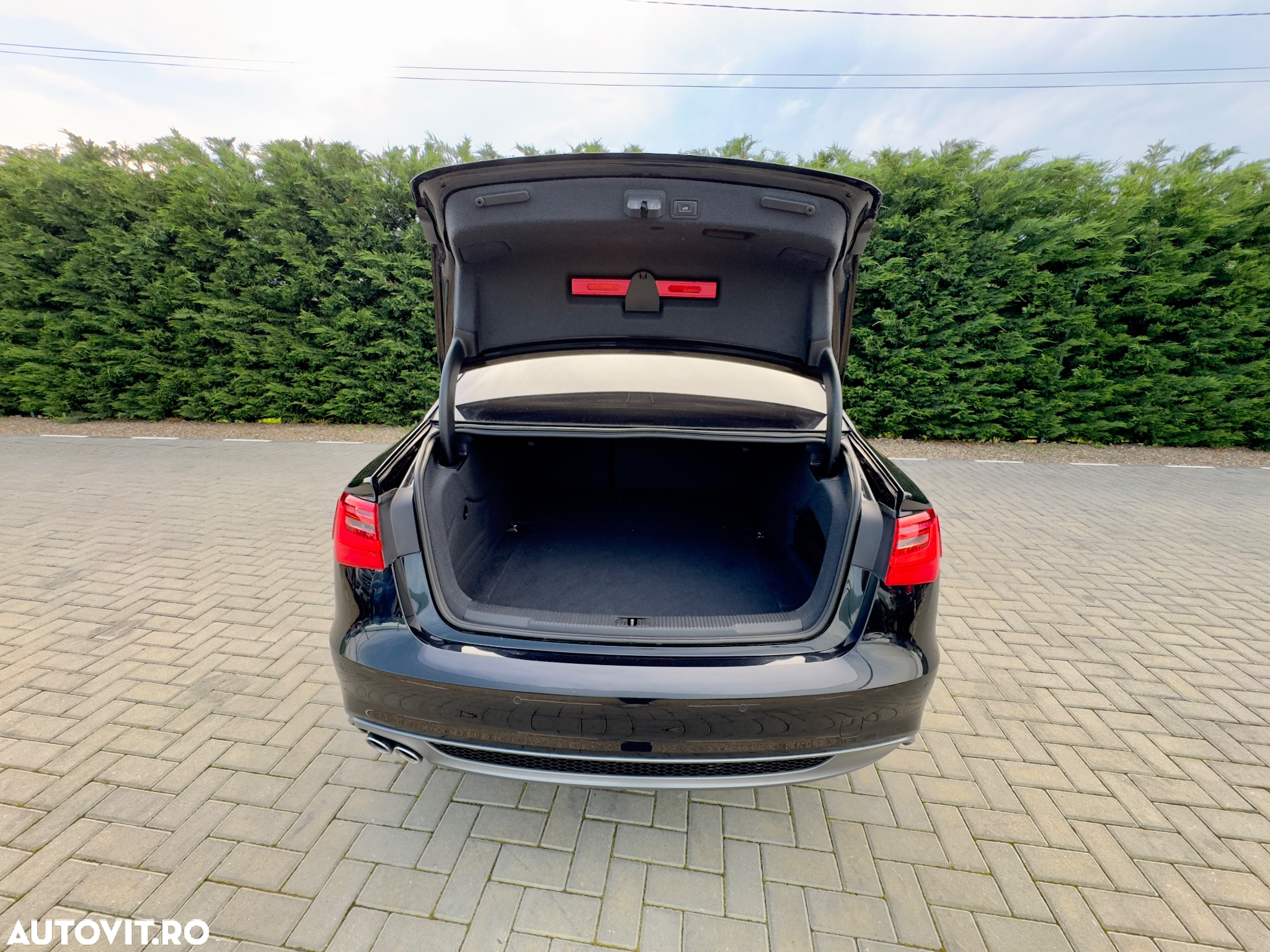 Audi A6 Avant 2.0 TDI Ultra S tronic - 10