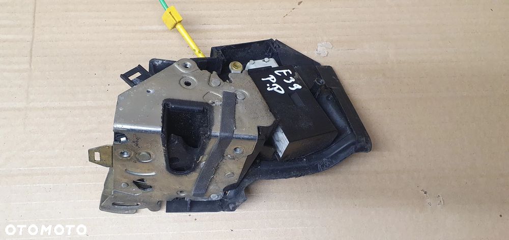 Zamek prawy przód BMW 5 E39 Europa 8352165 - 3