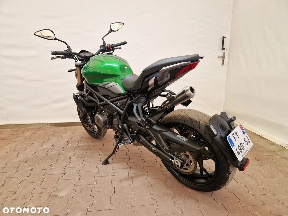 Benelli 752 S - 6