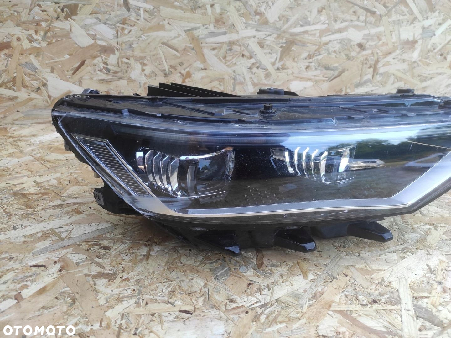 LAMPA PRAWA PRZÓD VW PASSAT B8 FULL LED - 2