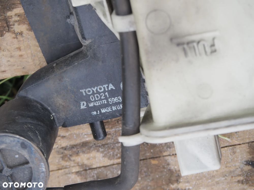 Chłodnica wody Toyota Avensis T25 1.8 VVT - 9